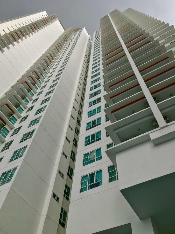 The Pinnacle Tower Johor Bahru Buitenkant foto